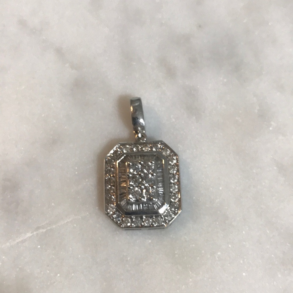 Diamond pendant 100 Ct round diamonds & baguettes WG